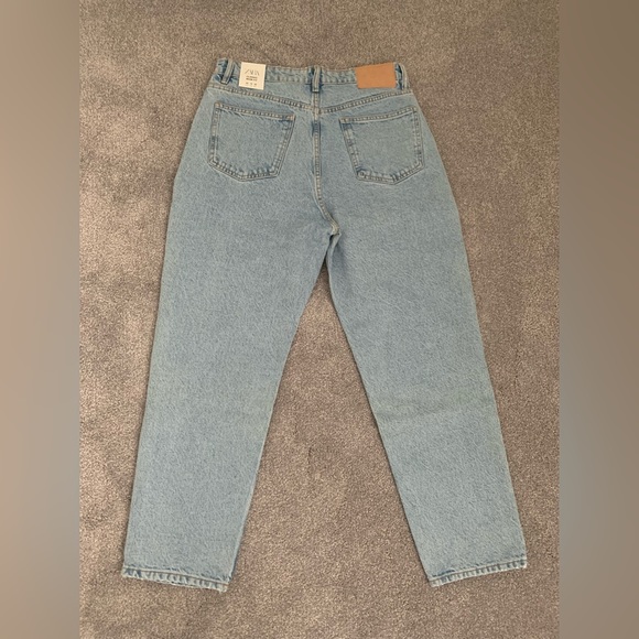 (SOLD) Zara Classic Mom Fit Jeans (10) - Picture 4 of 5